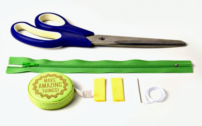 ​Hand-Made Short Zipper