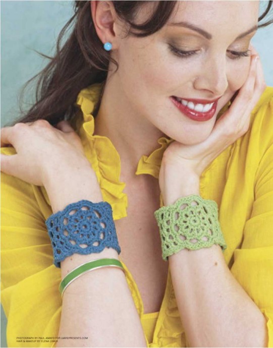 ​Crochet Relief Pattern Bracelet