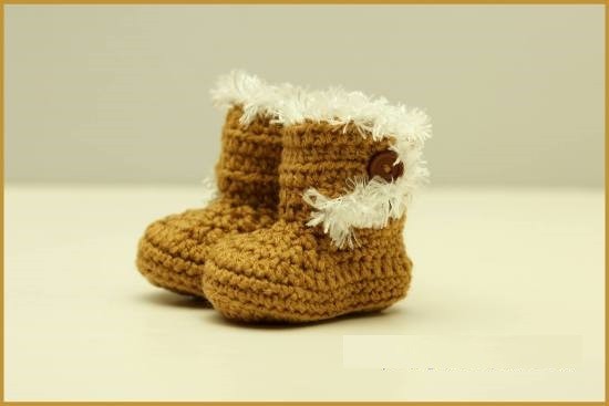 Helping our users.​ Crochet Warm Infant Booties.