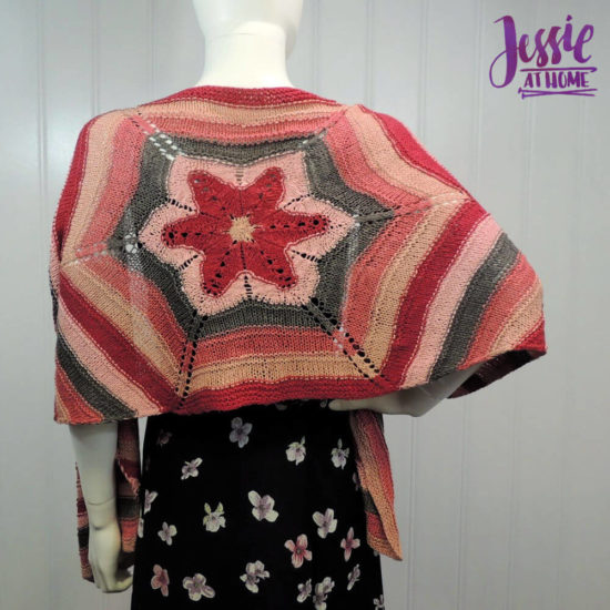 ​A Knit Hexagon Wrap Pattern