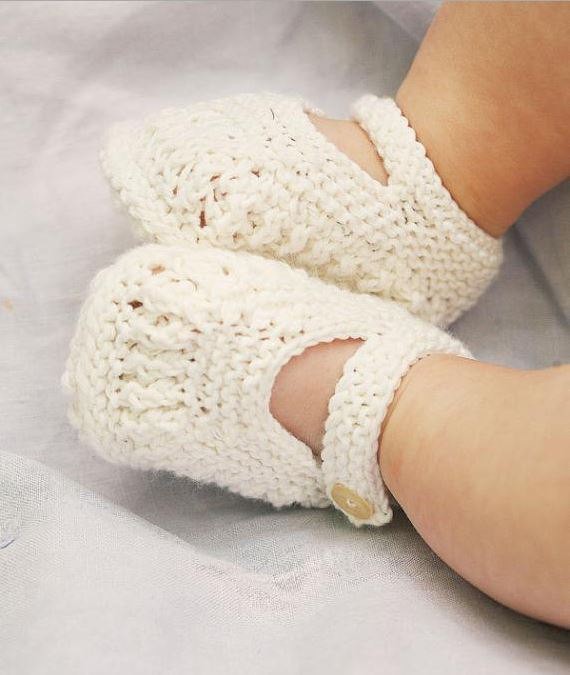 Complete Guide to Knitting Baby Booties with Cotton Yarn and Button Details Complete Guide to Knitting Baby Booties with Cotton Yarn and Button Details