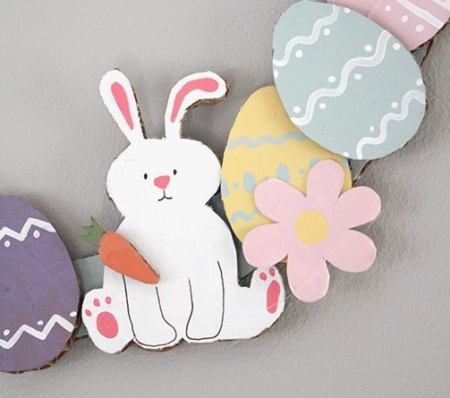 Easter Cardboard Wreath Easter Cardboard Wreath