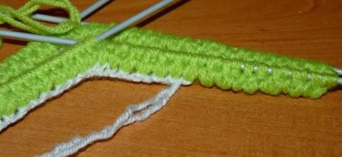 Complete Knitting Instructions for a Beautiful Hat Using Light-Green Yarn Complete Knitting Instructions for a Beautiful Hat Using Light-Green Yarn