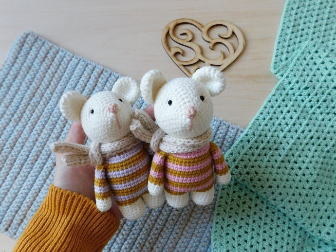 Step-by-Step Guide to Crochet a Cute Amigurumi Mouse with Detailed Instructions Step-by-Step Guide to Crochet a Cute Amigurumi Mouse with Detailed Instructions