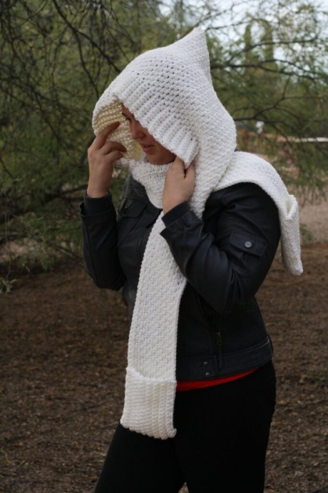 Helping our users. ​Crochet Hooded Scarf.