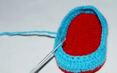 ​Crochet Booties For Baby Girl