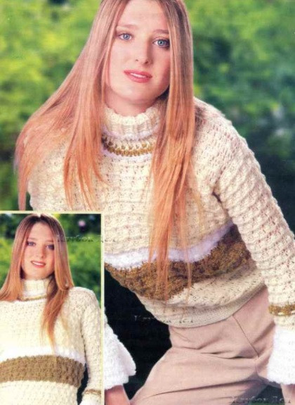 ​Beige Crochet Pullover