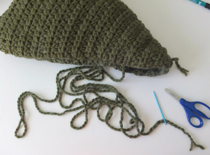 How to Create a Cozy Pillow with Buttercream Alpaca Yarn: Step-by-Step Instructions