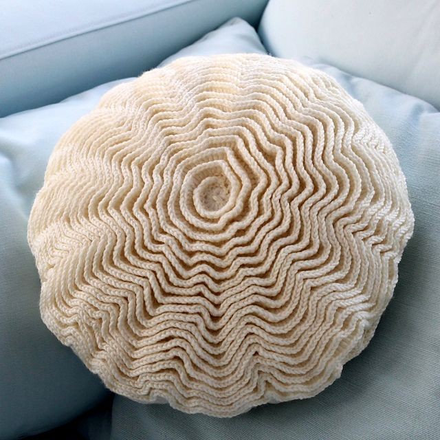 Nice Cushion with Frillings Nice Cushion with Frillings