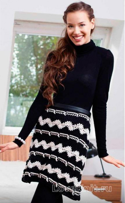 ​Crochet Black and White Skirt