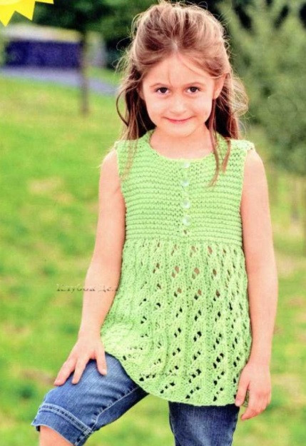 Helping our users. ​Green Knit Tunic for Girl.