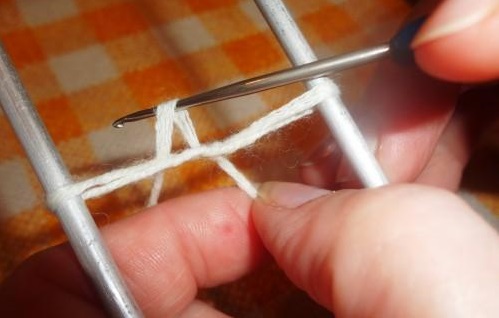 One Stitch Pattern on "U" Piece of Wire One Stitch Pattern on "U" Piece of Wire