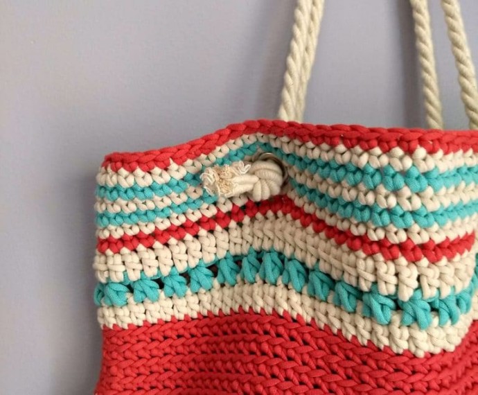 Helping our users. ​Bright Everyday Bag.