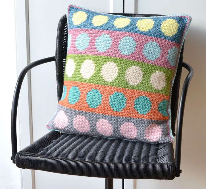 ​Crochet Pillow Cover with Circles