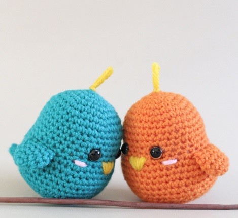 Helping our users. ​Cute Amigurumi Lovebirds.