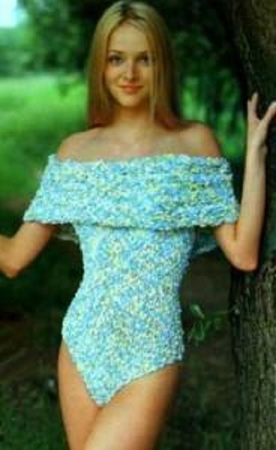 Complete Guide to Crafting a Stylish Blue Yarn Bodysuit with Pattern and Instructions