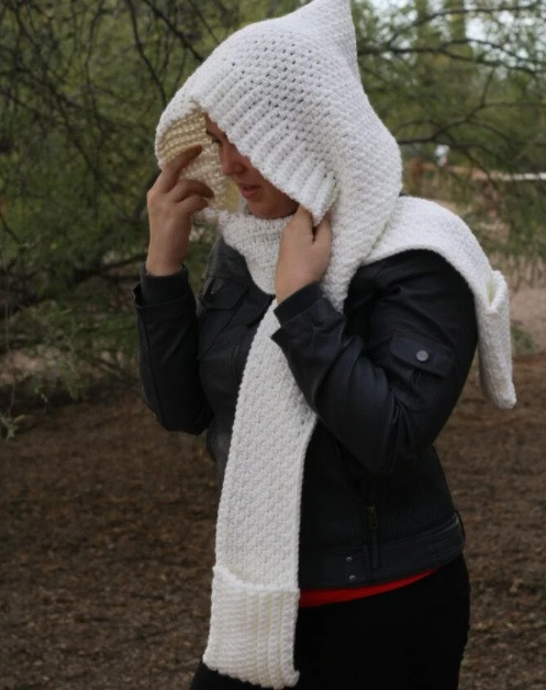 Complete Guide to Crocheting a Stylish and Cozy Hooded Scarf