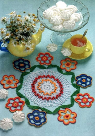 ​Crochet Doily with Flowers