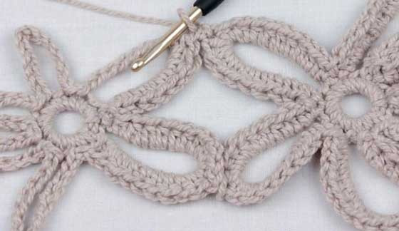 Complete Guide to Crochet a Beautiful Beige Shawl with Motif Patterns Complete Guide to Crochet a Beautiful Beige Shawl with Motif Patterns