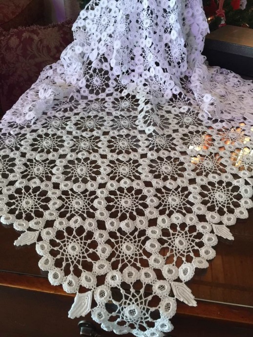 Inspiration. Crochet Table Cloths.
