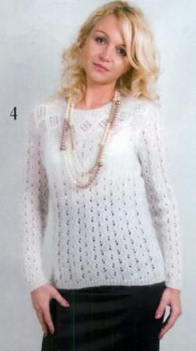 White Pullover with Relief Round Yoke White Pullover with Relief Round Yoke