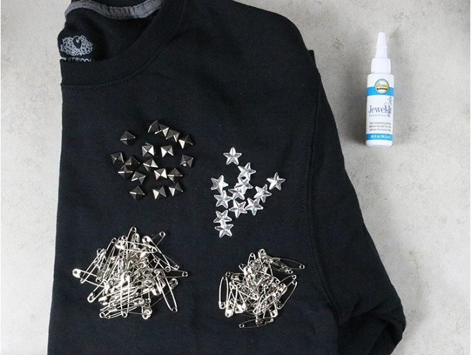 How to Decorate Your Old Sweatshirt How to Decorate Your Old Sweatshirt