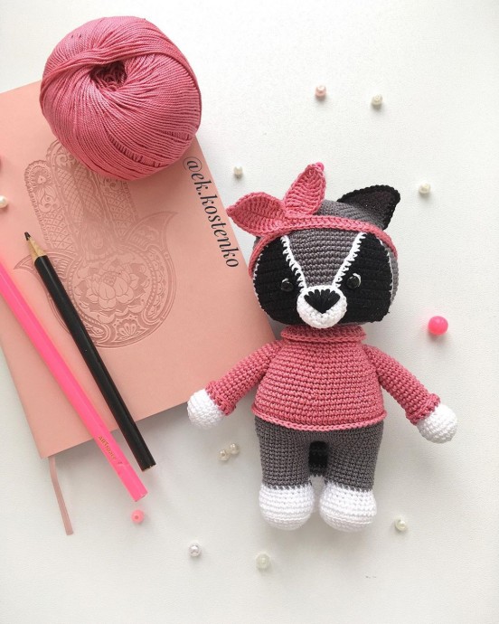 Helping our users. ​Amigurumi Racoon Girl.