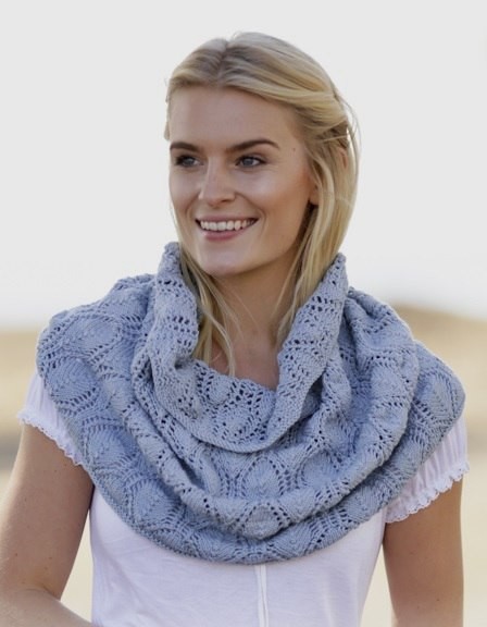 ​Tender Blue Relief Scarf