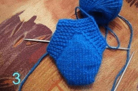 Helping our users. ​Knit Slippers without Seams.