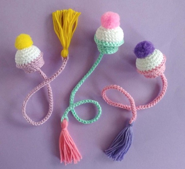 Helping our users. Crochet Cup Cake Bookmark. Helping our users. Crochet Cup Cake Bookmark.