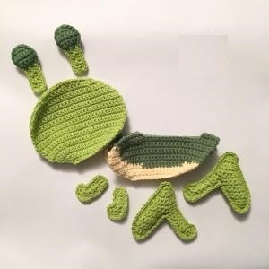 Helping our users. ​Crochet Grasshopper.