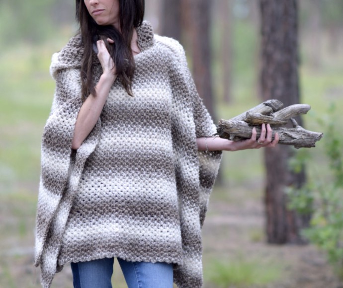 Helping our users. ​Crochet Hooded Poncho.