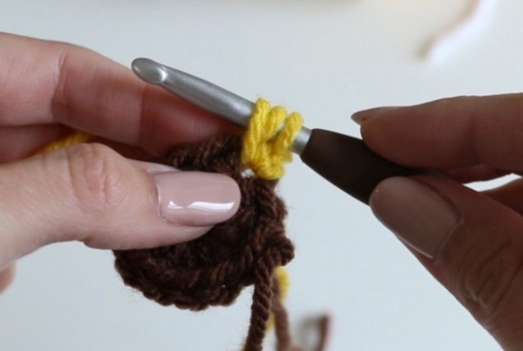 Helping our users. ​Granny Square with Sunflower Crochet Motif.