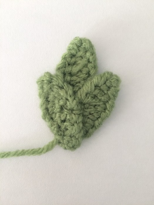Creating Beautiful Crochet Leaves with Simple Instructions and Essential Materials Creating Beautiful Crochet Leaves with Simple Instructions and Essential Materials
