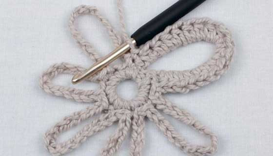 Complete Guide to Crochet a Beautiful Beige Shawl with Motif Patterns Complete Guide to Crochet a Beautiful Beige Shawl with Motif Patterns