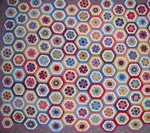 Helping our users. ​Crochet Hexagon Flowers Blanket.