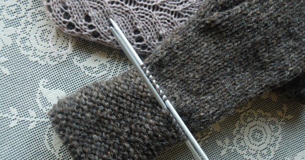 Helping our users. ​Lace Knit Mittens.