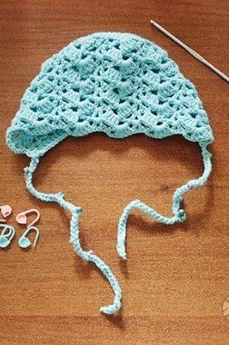 ​Light Crochet Child's Bonnet