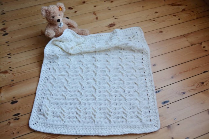 Helping our users. ​Simple Crochet Baby Blanket.