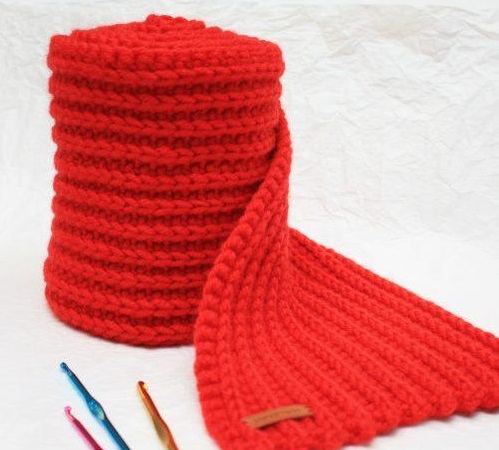 Complete Guide to Creating a Beautiful Handcrafted Scarf with Yarn and Crochet Hooks Complete Guide to Creating a Beautiful Handcrafted Scarf with Yarn and Crochet Hooks