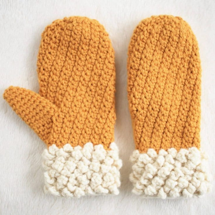 ​Crochet Simple Mittens with Fringe