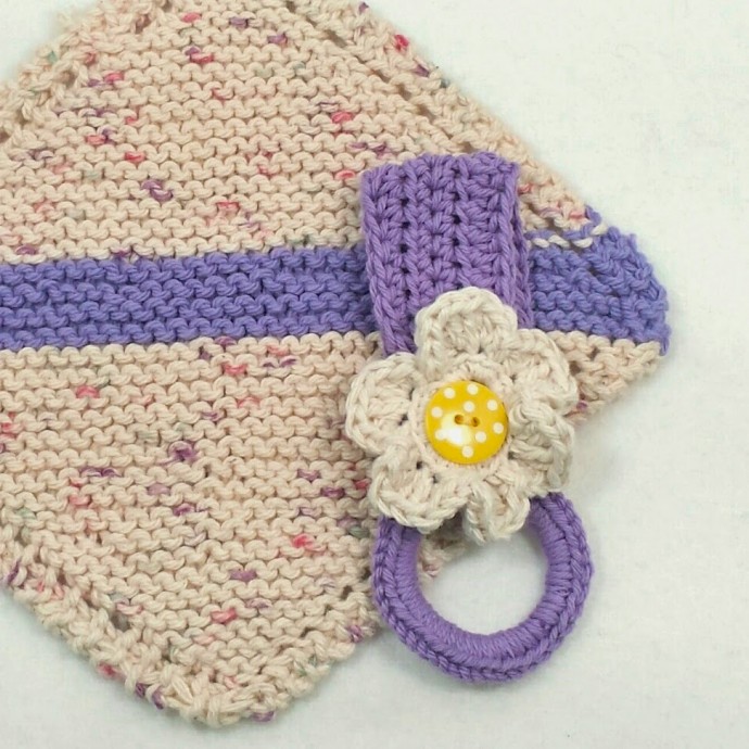 Helping our users. ​Crochet Towel Top with Flower.