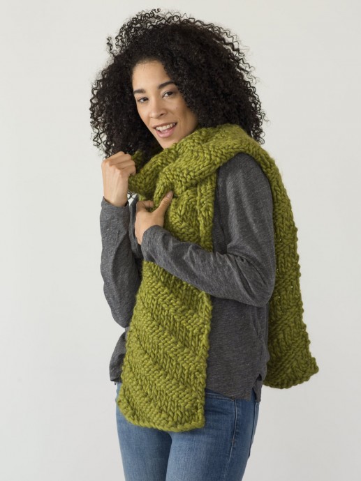 Helping our users. ​Knit Diagonal Scarf.