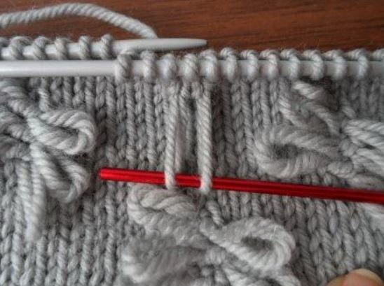 ​Moth Knit Stitch