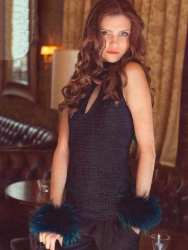 Complete Guide to Crochet a Stylish Garment with Black Kara Yarn Complete Guide to Crochet a Stylish Garment with Black Kara Yarn