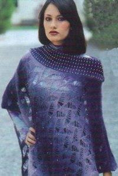 ​Poncho with Big Relief Pattern