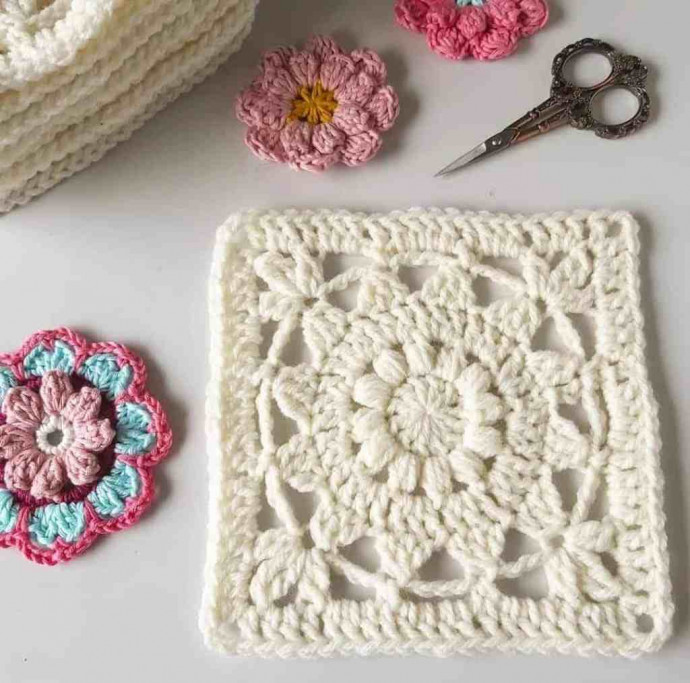 ​Crochet Flower Motifs Blanket