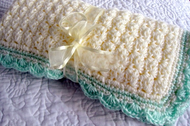 Helping our users. ​Crochet Baby Blanket with Seashells Border.