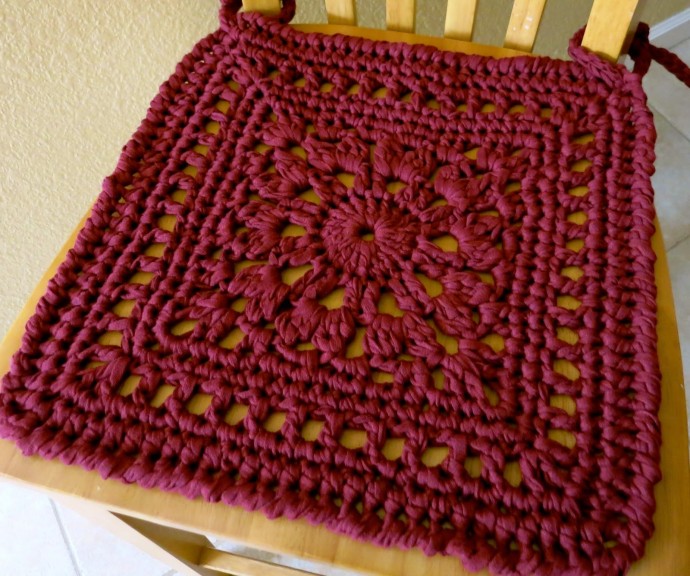 Helping our users. ​Crochet Square Chair Pad.
