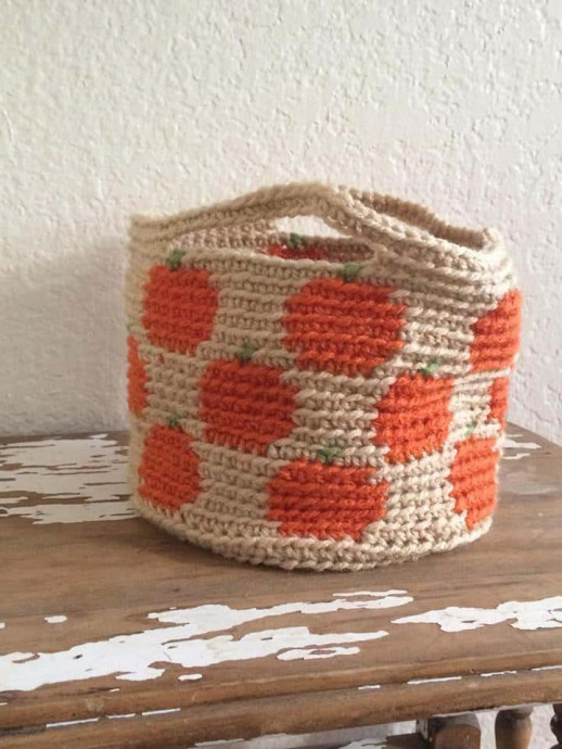 ​Crochet Basket with Pumpkins